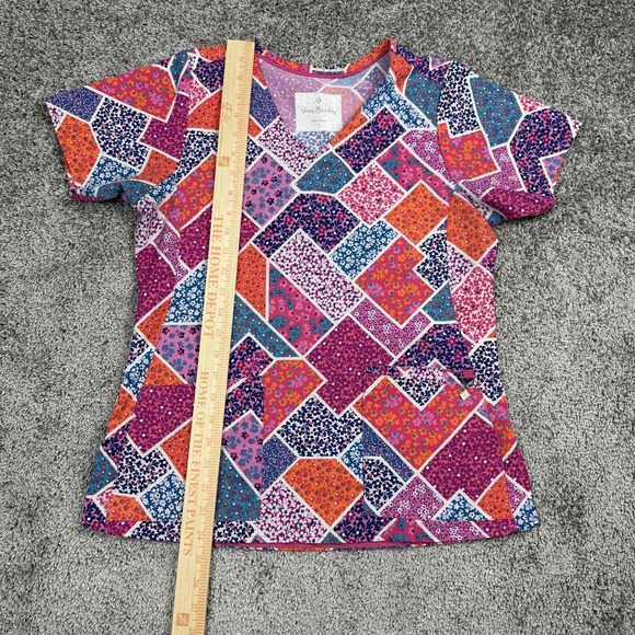 Vera Bradley Womens Small Patchwork Floral V-Neck Scrub Top Pockets Nurse‎ - Picture 2 of 8